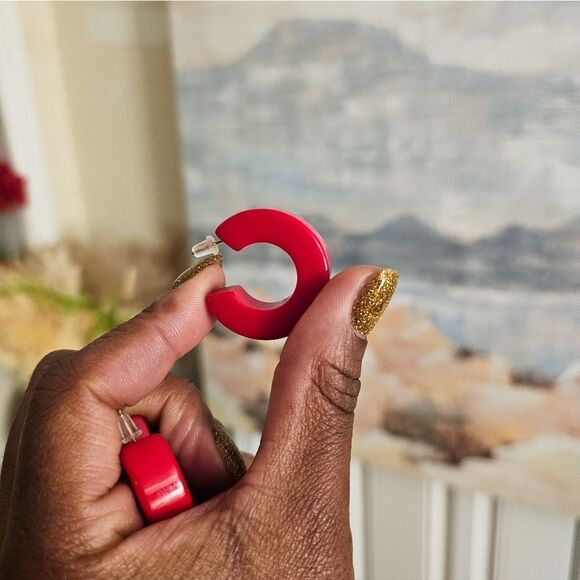 Retro Vintage Red Chunky Style Flat Hoop Statement Earrings. - Picture 7 of 15